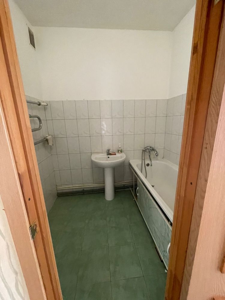 Продаётся 2 комнатная квартира, площадью 65.4 м², 9 этаж александров г. гагарина ул.