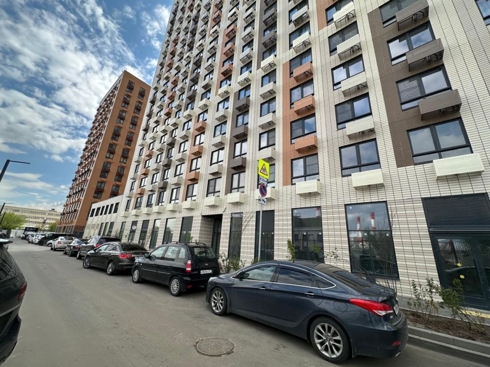 Сдаётся Помещение с витринами у метро, Москва г.