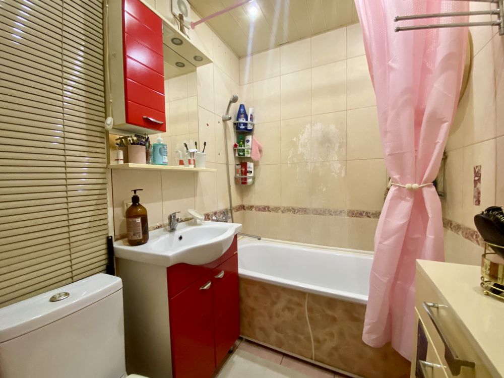 Продаётся 3 комнатная квартира, площадью 57.5 м², 5 этаж Александров г. Терешковой ул.