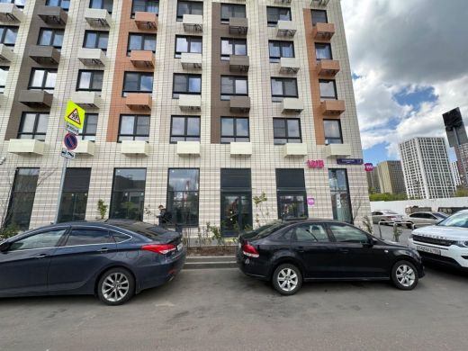 Сдаётся Помещение с витринами у метро, Москва г.