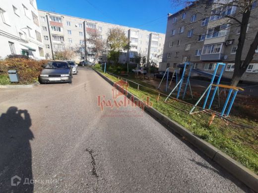 Продаётся 2 комнатная квартира, площадью 49.7 м², 5 этаж александров г. казарменный пер.