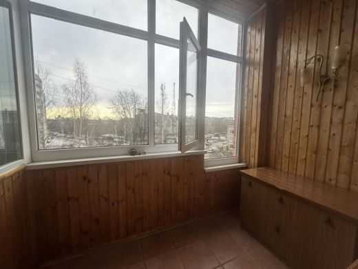 Продаётся 3 комнатная квартира, площадью 134.5 м², 5 этаж александров г. красный переулок ул.
