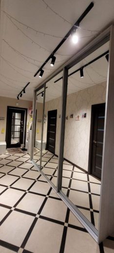 Продаётся 2 комнатная квартира, площадью 63 м², 9 этаж александров г. жулева ул.